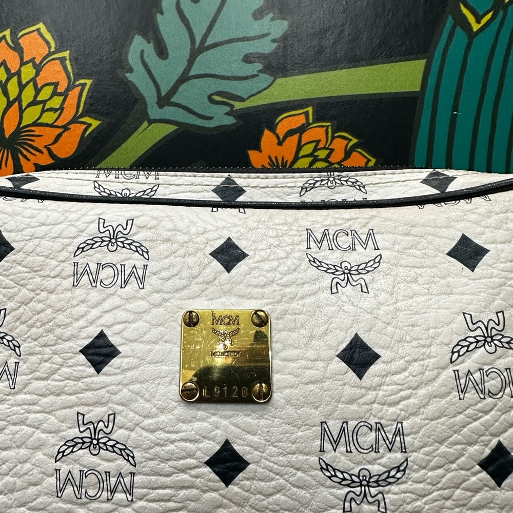 Vintage MCM Made in Germany Visetos Wristlet Pouch – Late 1980s/Early 1990s - Picture 6 of 13